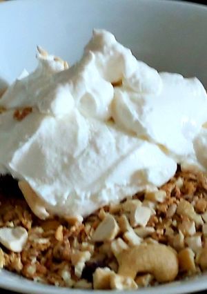 A picture of My Granola, Nuts & Greek yogurt Breakfast.