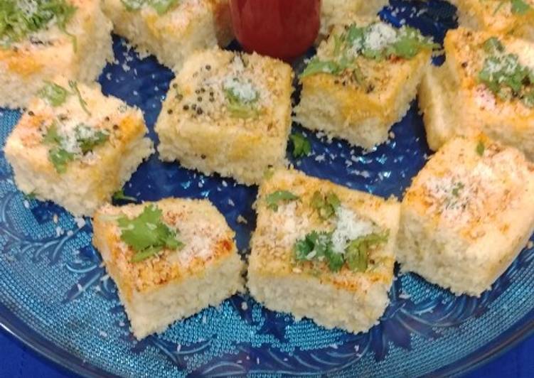 Recipe of Tasty Dal Chawal Dhokla gujjus special