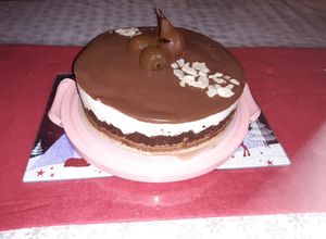 Une photo de Entremets croustillant poire chocolat