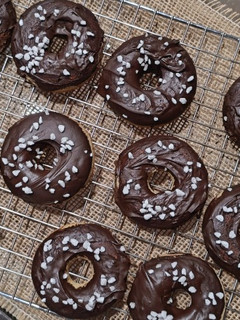 Una foto de Donuts de naranja y chocolate