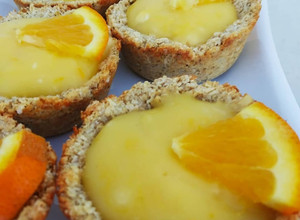 Una foto de Canastitas con crema de naranja