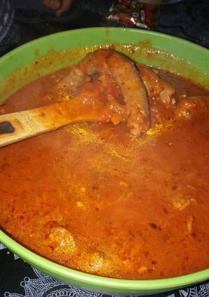 Una foto de Salsa roja con salchicha parrillera