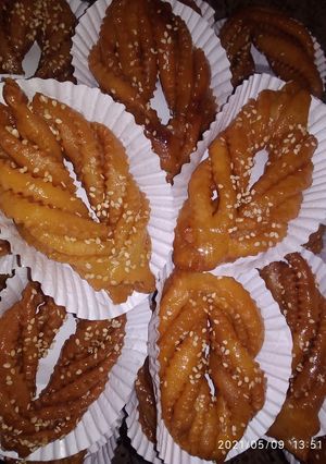 صورة لوصفة قريوش مقرمش ومعسل من الداخل روعة 😉