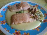 Salmón plancha sobre puré de patatas
