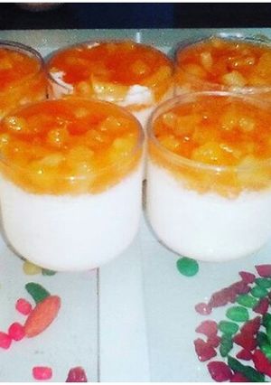 Una foto de Yogur Casero de Mango y Piña en Yogurtera