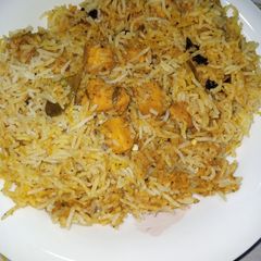 A picture of Chicken Barrah Biryani.