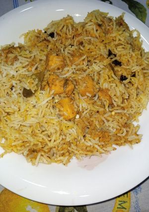A picture of Chicken Barrah Biryani.