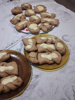 Una foto de Facturas de harina integral con crema pastelera