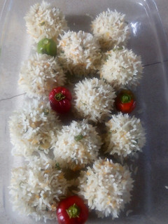 A picture of Chicken rice meatballs.