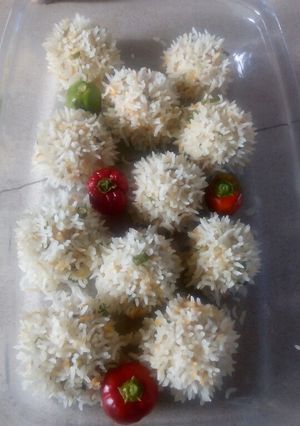 A picture of Chicken rice meatballs.