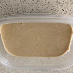 A picture of Cheap lazy hummus.