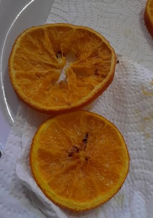 Una foto de Naranjas deshidratadas en microondas