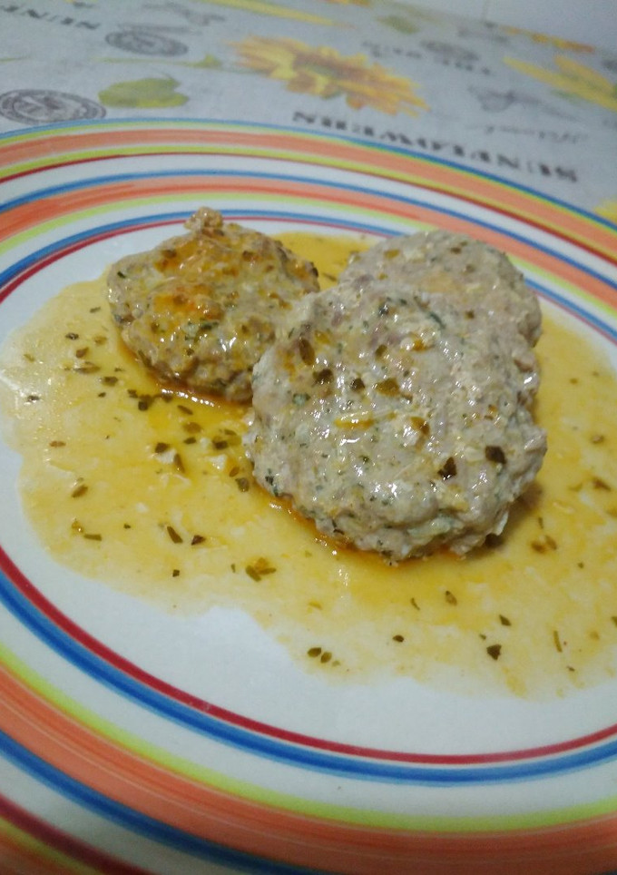 Una foto de Filetes rusos en salsa pimentón con thermomix