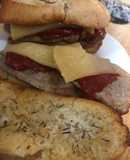 Bocadillo de lomo, queso y pimientos