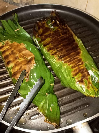 Resep Nasi bakar ayam suwir pedas manis, Bikin Ngiler