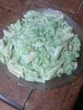 Fideos mostacholes con salsa de crema y brocoli