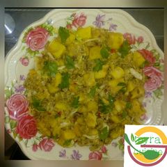 A picture of Boiled yam in egg sauce.