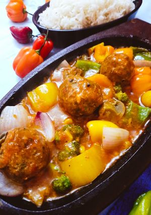 A picture of Kofta Manchurian.