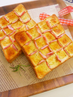 簡單做「蒜香培根吐司」格紋模樣好吸睛!! 的食譜成品照片