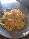 Pasta Alfredo con camarones