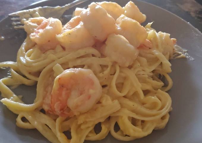 Pasta Alfredo con camarones Receta de Isa Becerra ????- Cookpad