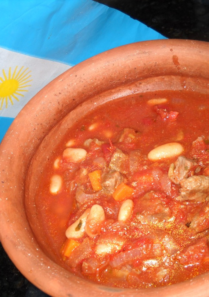 Una foto de Guiso patrio de carne, porotos y vegetales