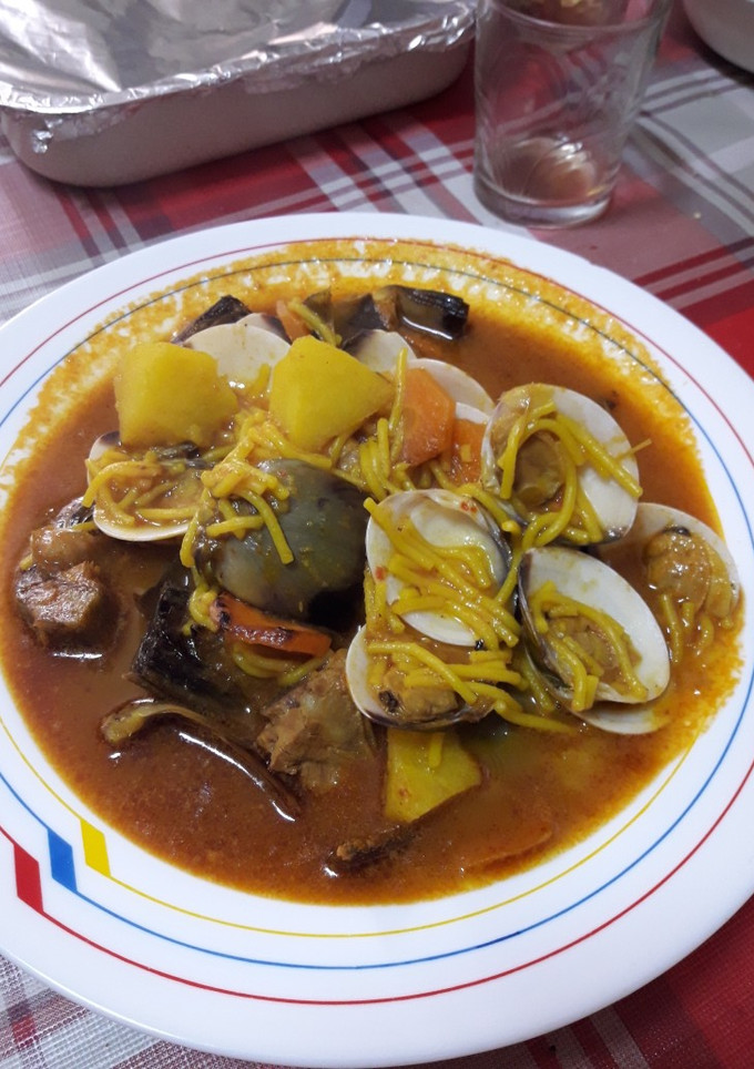 Una foto de Cazuela de fideos, mar y montaña.<<#Recetasdefindemes>>