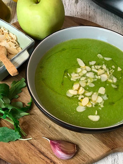 Una foto de Gazpacho verde de manzana y rúcula con MyCook Touch