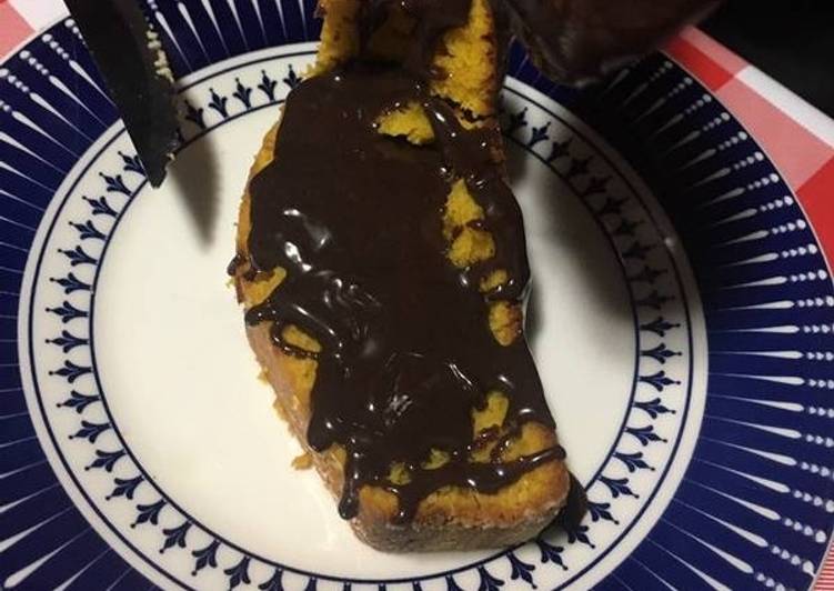 Bolo de cenoura pequeno