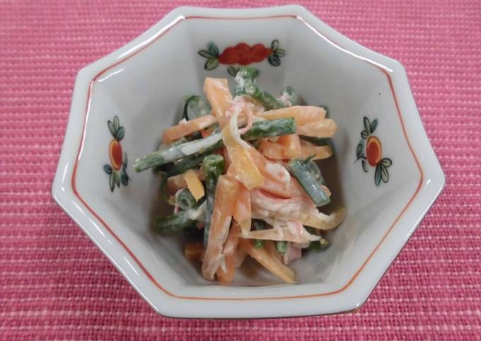 Green beans and carrot with mayonnaise