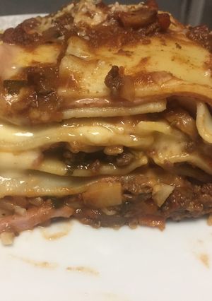 Una foto de Lasaña Boloñesa