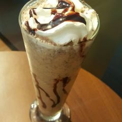 A picture of Cold Coffee with Ice Cream.