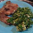 Costeleta a la plancha con ensalada de rúcula