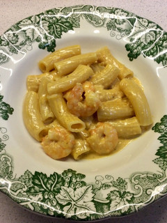 Foto principal de Tortiglioni en salsa de curry con langostinos