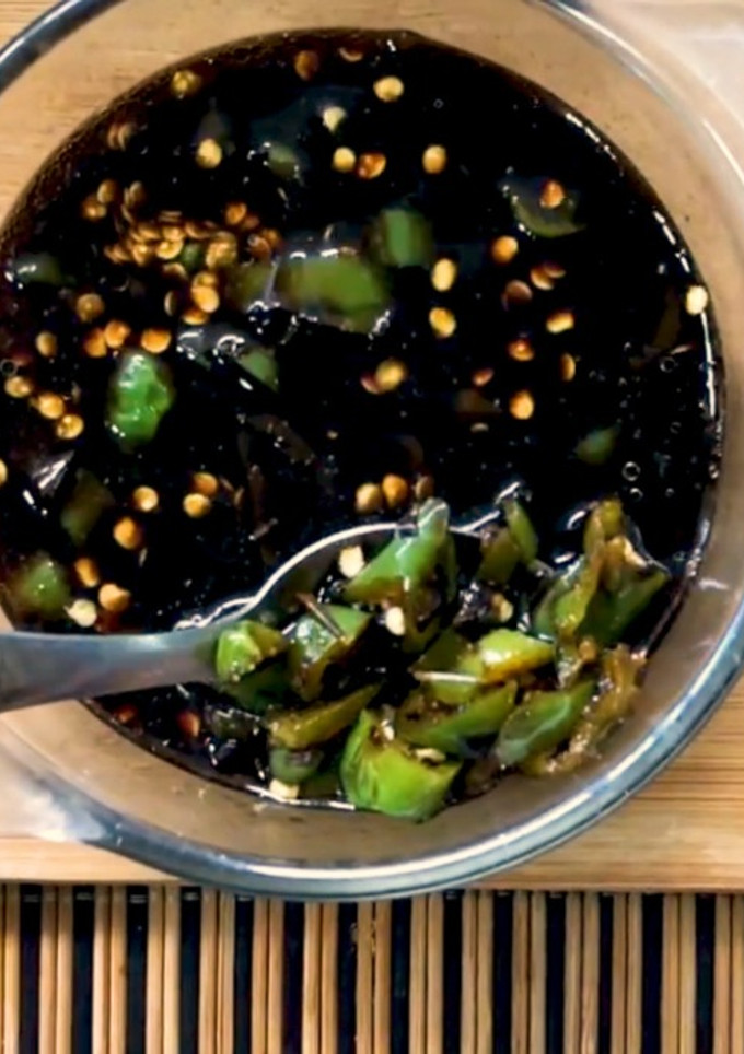 Una foto de Soya con Chiles Toreados | Ponzu a la Mexicana