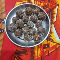 A picture of ખજૂર બોલ.