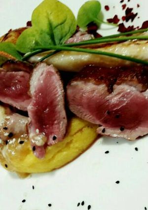 A picture of Golden Duck with Corn flouer.
