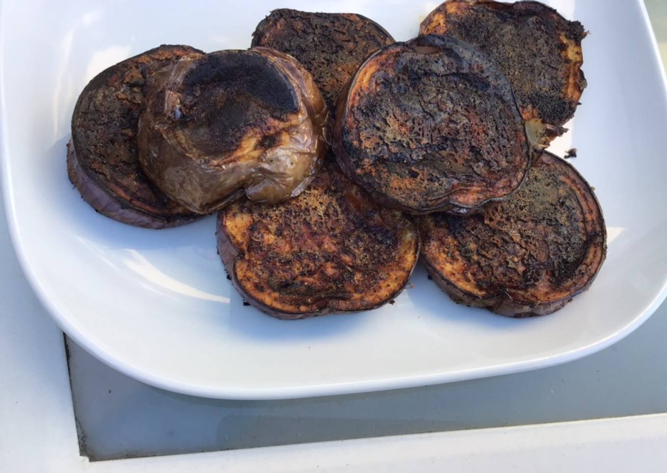 Aubergine graffiti grillée épices et parmesan