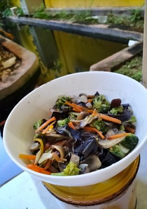 Foto resep Oseng brokoli jamur kuping dan kancing