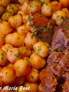 Una foto de Garbanzos con higaditos