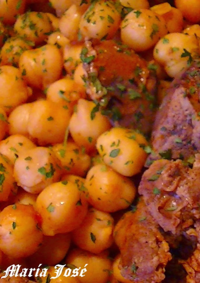 Una foto de Garbanzos con higaditos