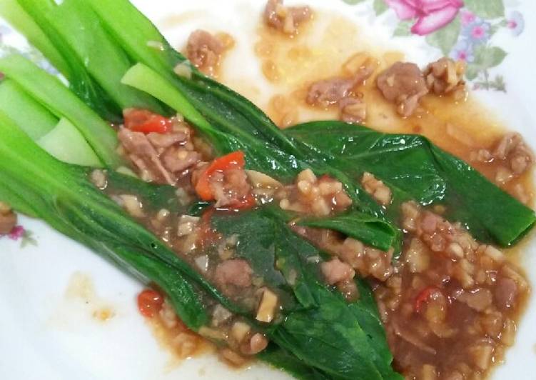 Pakcoy Bawang Putih dengan Daging