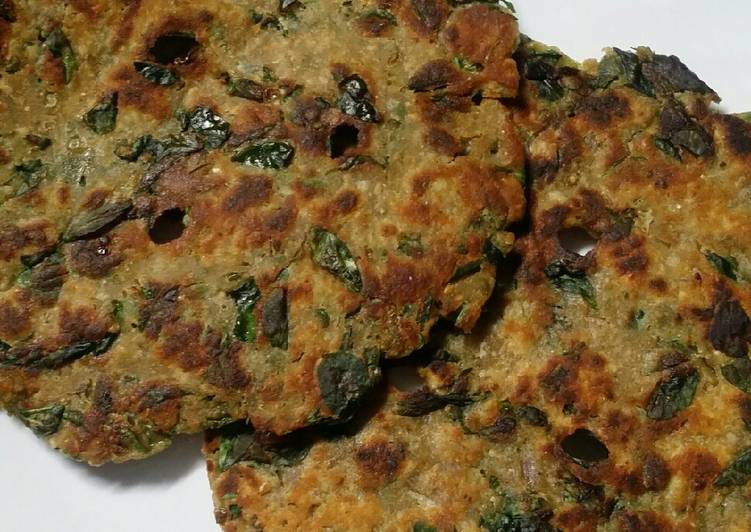 Recipe of Homemade Methi jwari thalipeeth