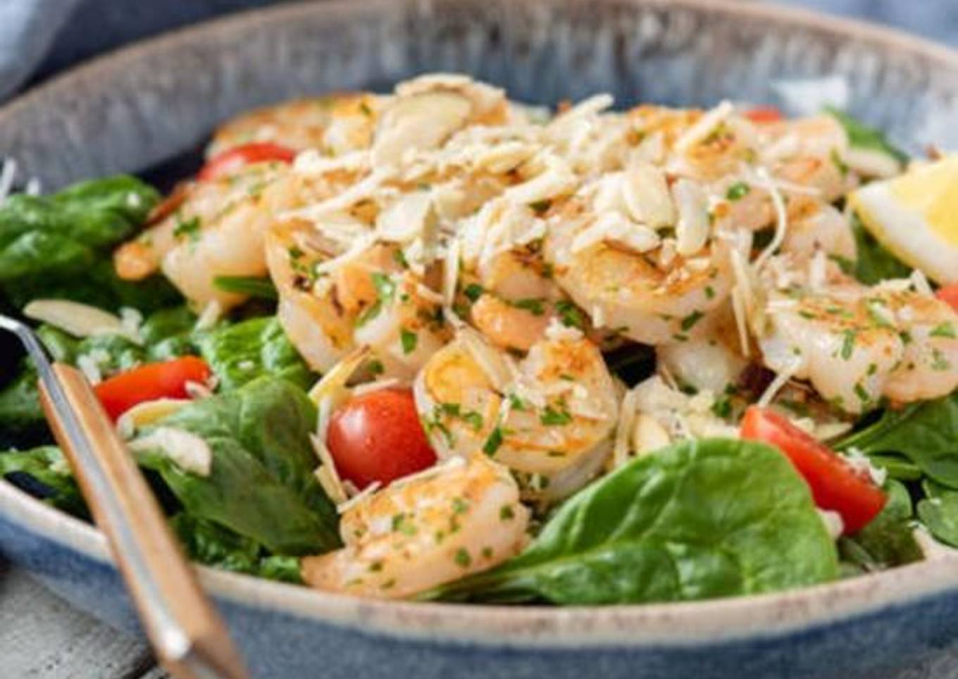 Keta: Shrimp salad with spinach