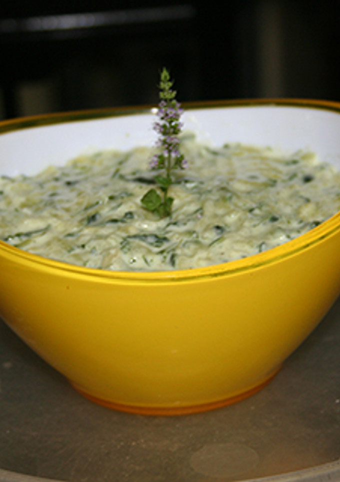 Una foto de Ensalada de pepino tzatziki
