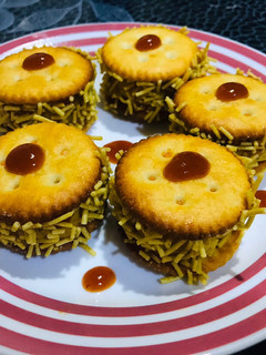 પનીર ચીઝી મોનેકો બાઈટ્સ રેસીપી મુખ્ય ફોટો