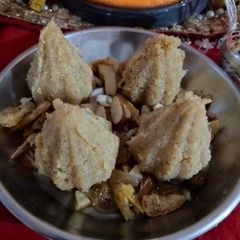 A picture of Modak.