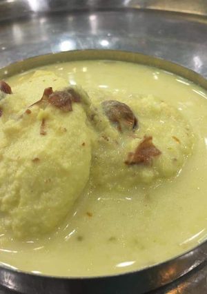 A picture of Rasmalai.