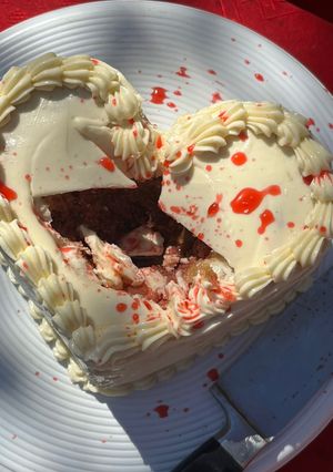 Una foto de Torta Blank Space Explosiva 🔪