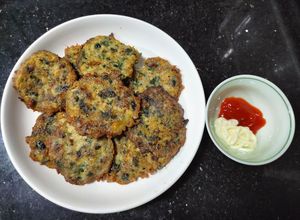 Hình của món Trứng chiên thịt lá lốt.